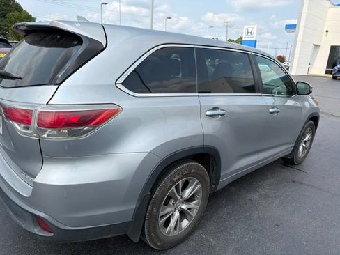 Used 2014 Toyota Highlander Plus AWD/4WD image 6