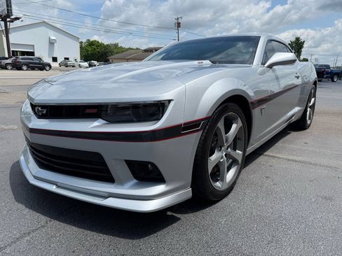 Used 2015 Chevrolet Camaro SS w/ Commemorative Special Edition RWD image 18