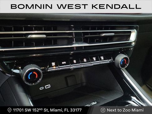 Used 2025 Chevrolet Traverse Z71 w/ Enhanced Driving Package image 24