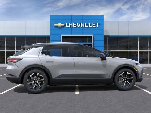 New 2026 Chevrolet Equinox EV LT AWD/4WD image 5