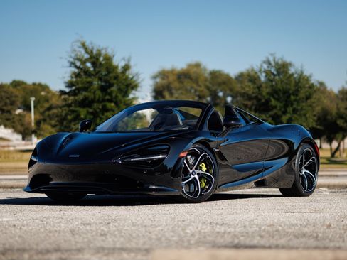 Used 2024 McLaren 750S Spider Ceramic Brakes Front Li image 2