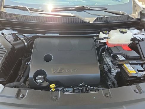Used 2023 Chevrolet Traverse Premier FWD image 28