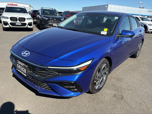Used 2025 Hyundai Elantra SEL FWD image 16