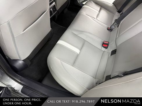 Used 2025 Toyota Camry SE w/ Convenience Package FWD image 39