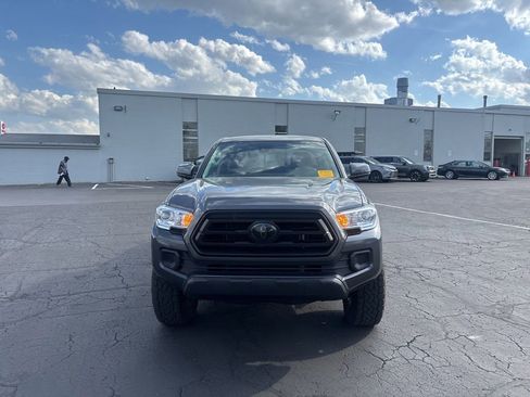 Used 2022 Toyota Tacoma SR AWD/4WD image 3