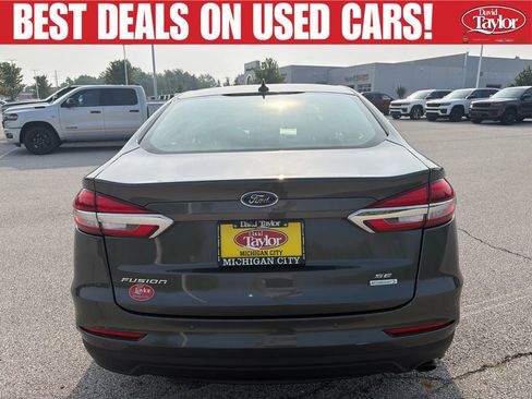 Used 2020 Ford Fusion SE FWD image 4