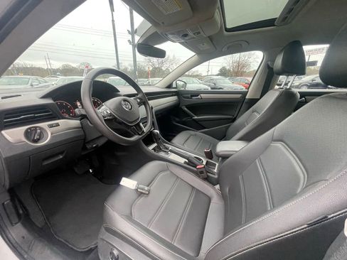 Used 2021 Volkswagen Passat 2.0T SE image 5