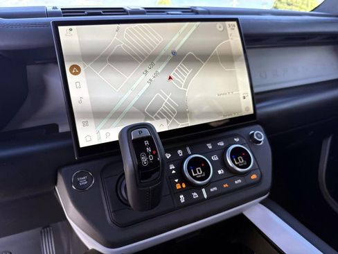 New 2026 Land Rover Defender 110 X-Dynamic SE image 19