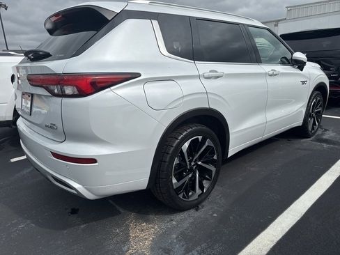 Used 2024 Mitsubishi Outlander SEL Black Edition image 4