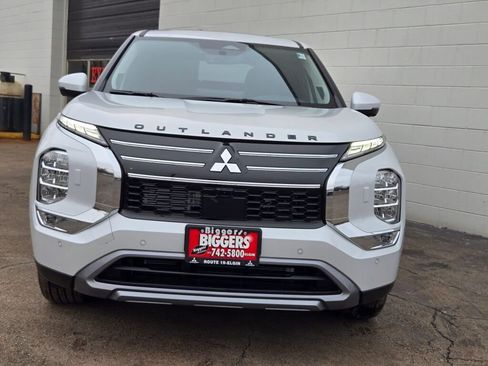 New 2026 Mitsubishi Outlander SE image 2