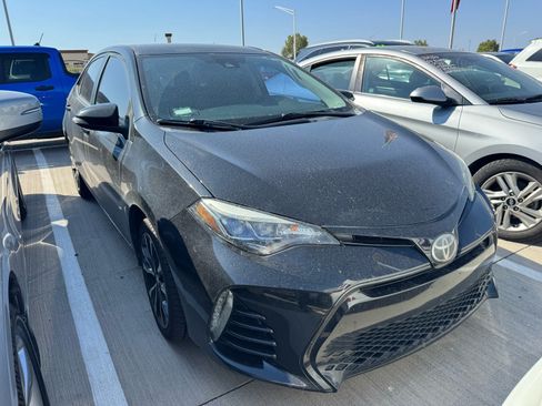 Used 2018 Toyota Corolla SE w/ Carpet Mat Package (TMS) FWD image 5