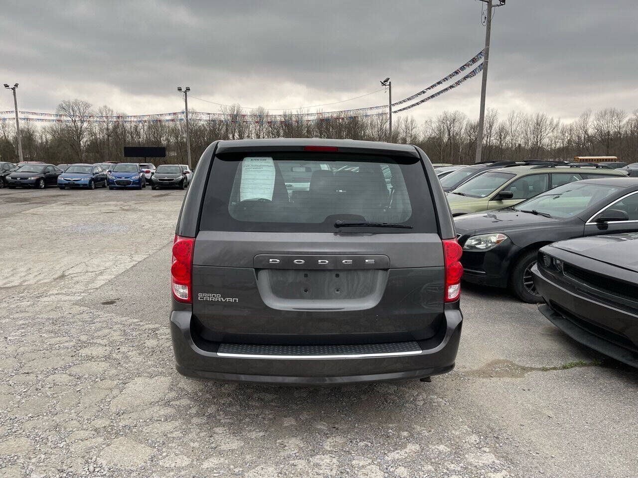 Used 2016 Dodge Grand Caravan American Value Package FWD image 6