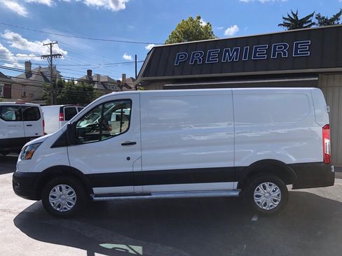 Used 2025 Ford Transit 250 Low Roof w/ Exterior Upgrade Package RWD image 3
