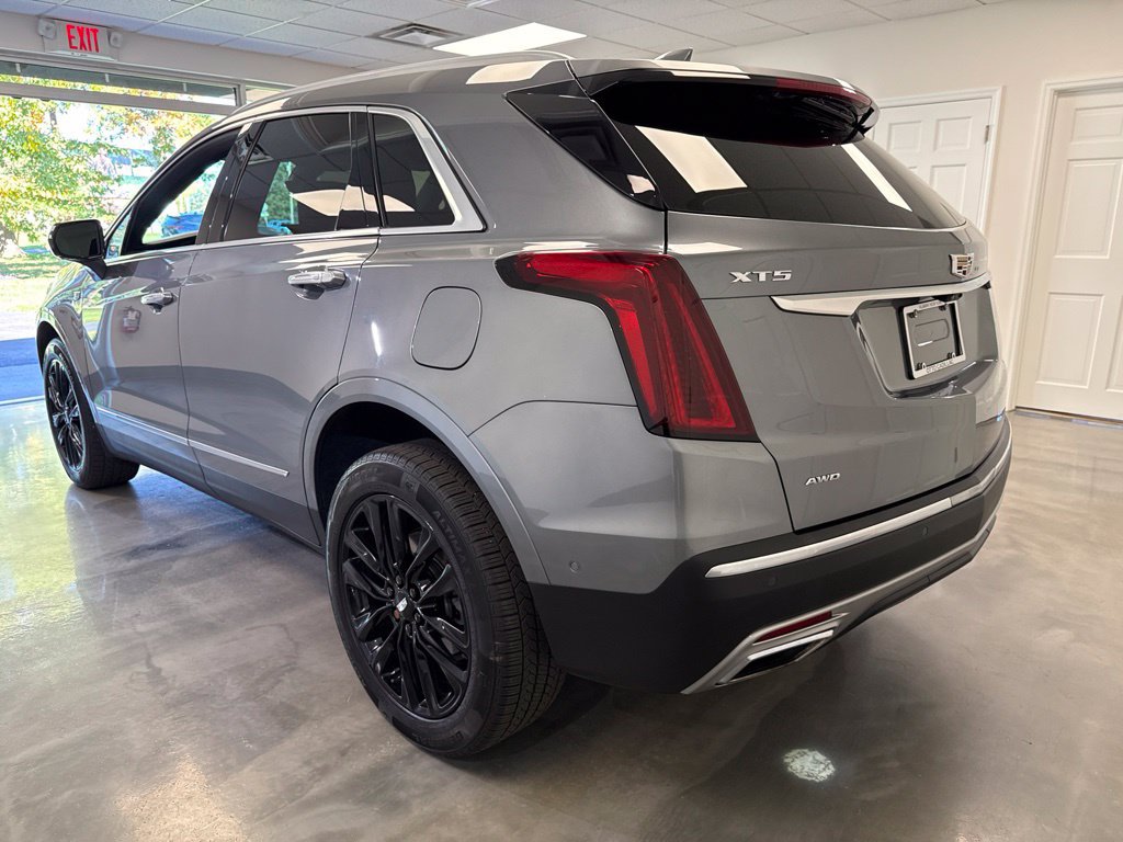 Used 2022 Cadillac XT5 Premium Luxury w/ Platinum Package AWD/4WD image 3