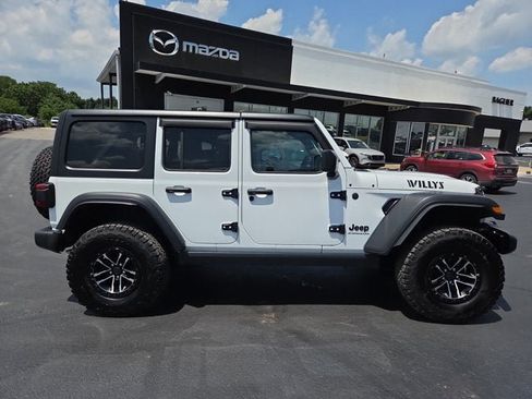 Used 2024 Jeep Wrangler Unlimited Sport AWD/4WD image 6