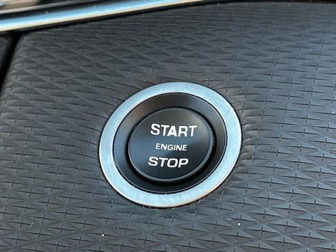 Used 2023 Land Rover Range Rover Evoque S image 17