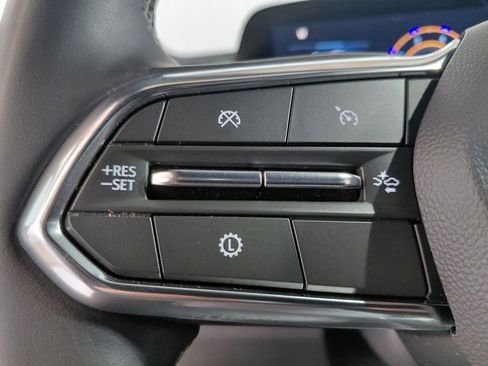 Used 2025 Chevrolet Traverse LT AWD/4WD image 29