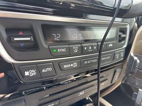 Used 2017 Honda Pilot Touring image 25