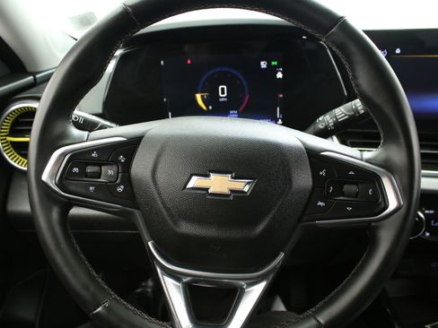 Used 2024 Chevrolet Trax LT w/ Driver Confidence Package FWD image 12