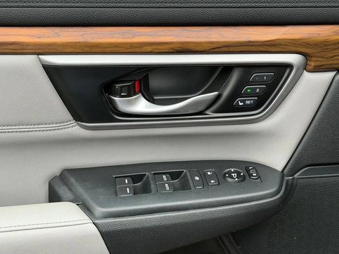 Used 2018 Honda CR-V Touring image 16