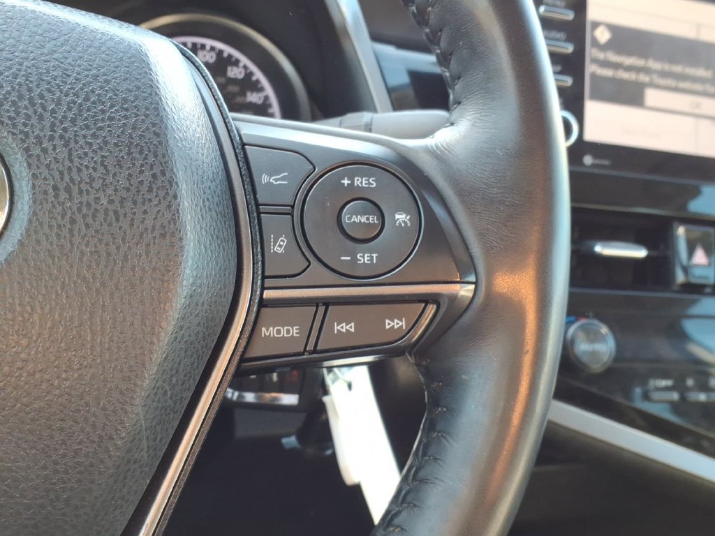 Used 2022 Toyota Camry SE w/ Cold Weather Package FWD image 26