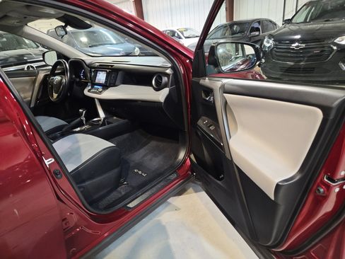 Used 2018 Toyota RAV4 Adventure AWD/4WD image 29