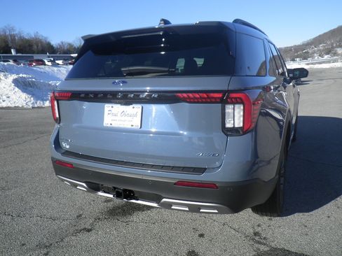 Certified 2025 Ford Explorer Active w/ Active Comfort Package image 4