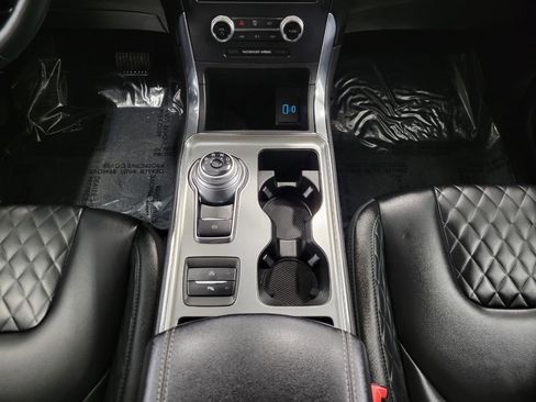 Used 2024 Ford Edge Titanium image 16