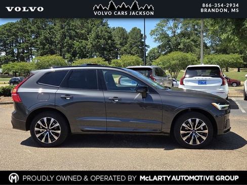 Used 2024 Volvo XC60 B5 Plus AWD/4WD image 3