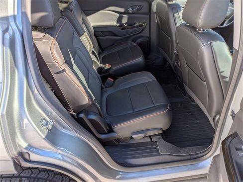 Used 2023 GMC Acadia AT4 w/ Technology Package image 32