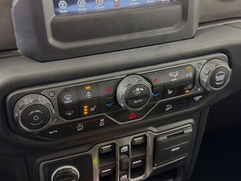 Used 2019 Jeep Wrangler Unlimited Sport S image 16