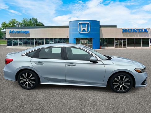 Certified 2023 Honda Civic EX image 3