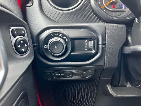 Used 2024 Jeep Wrangler Unlimited Rubicon image 27