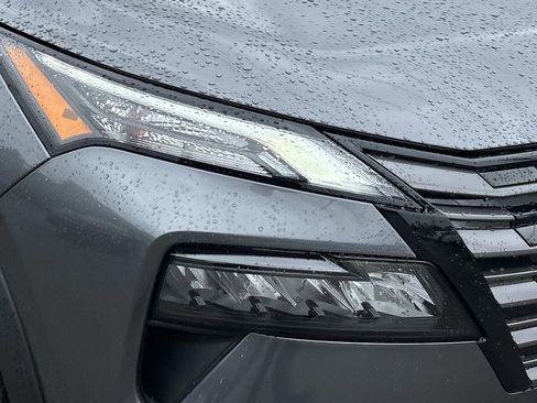 New 2026 Nissan Rogue SV FWD image 10