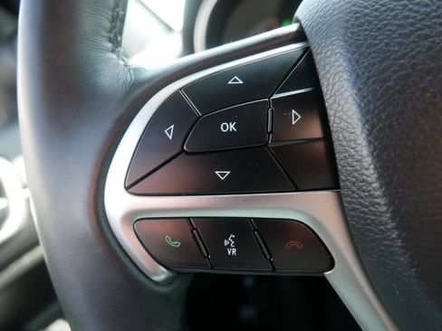 Used 2021 Jeep Grand Cherokee Laredo X AWD/4WD image 19