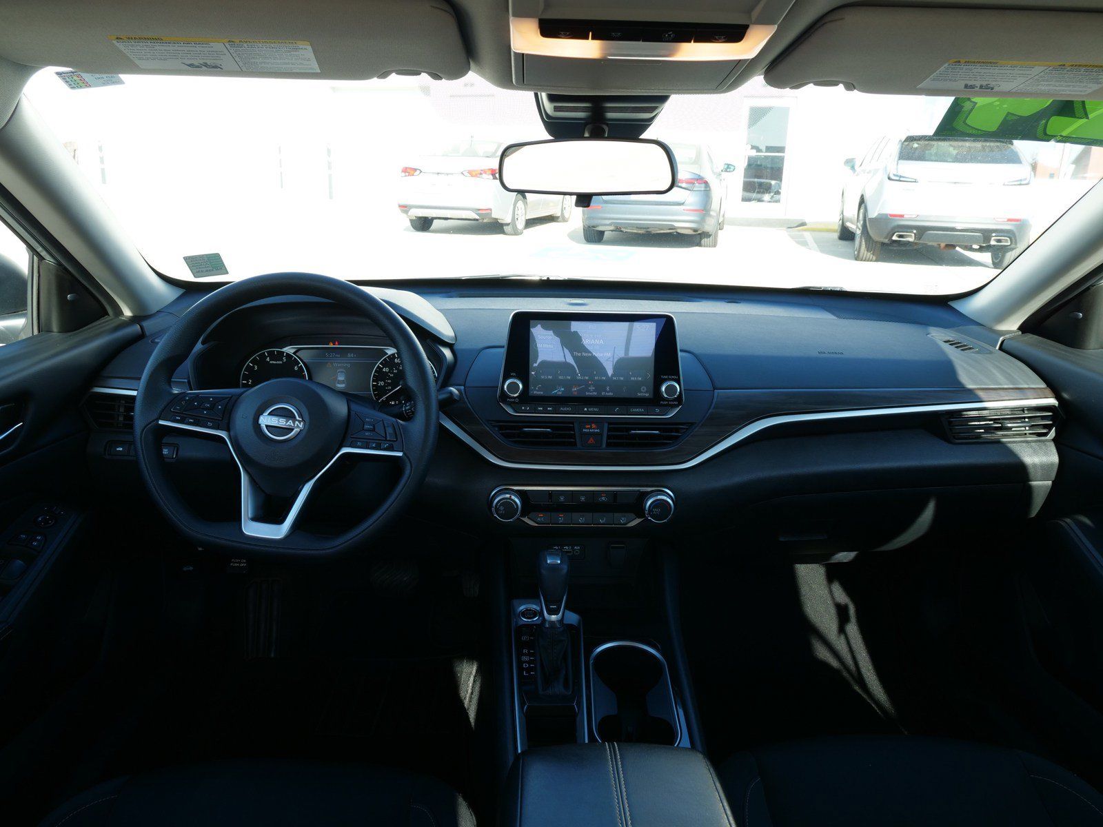 Used 2024 Nissan Altima 2.5 SV FWD image 17