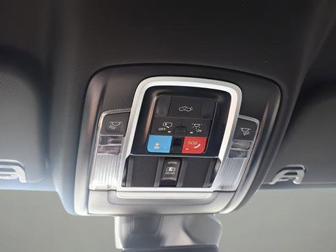 New 2026 RAM 1500 4x4 Crew Cab image 25