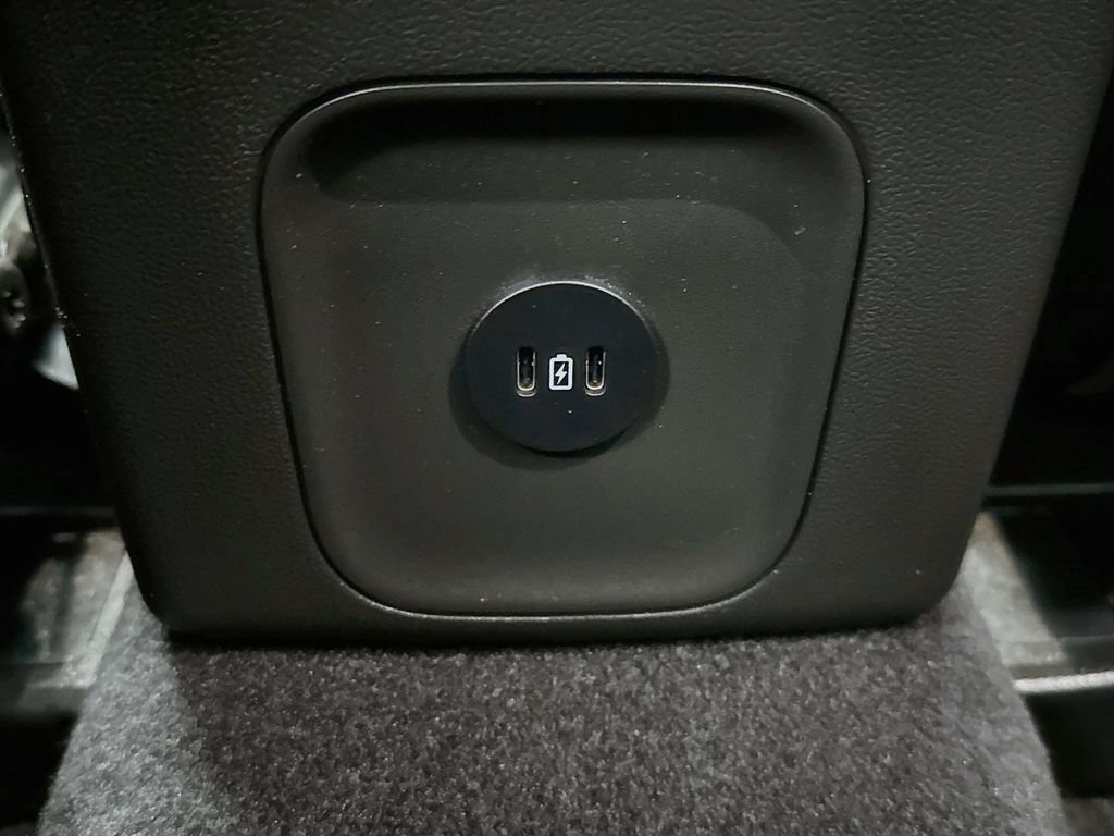 Used 2025 Ford Escape Platinum AWD/4WD image 27