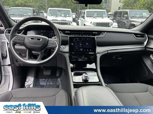 Certified 2025 Jeep Grand Cherokee Laredo X w/ Luxury Tech Group I AWD/4WD image 22