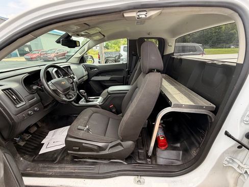 Used 2022 Chevrolet Colorado LT w/ Fleet Safety Package AWD/4WD image 2
