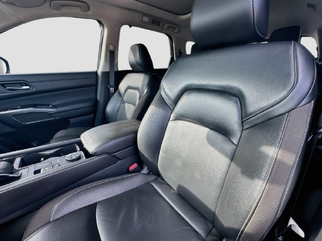 Used 2023 Nissan Pathfinder SL w/ SL Premium Package AWD/4WD image 27