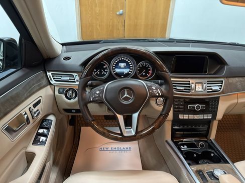 Used 2014 Mercedes-Benz E 350 4MATIC Sedan image 7