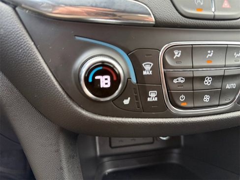 Used 2023 Chevrolet Equinox LT w/ Driver Convenience Package image 29