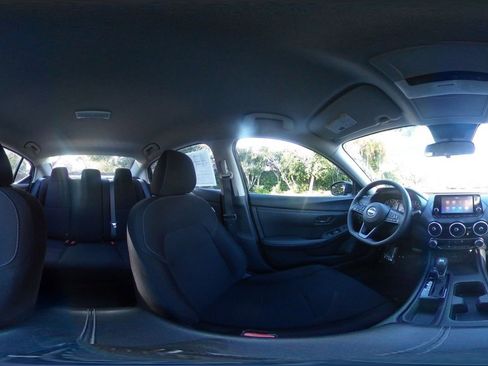 Used 2025 Nissan Sentra S image 40