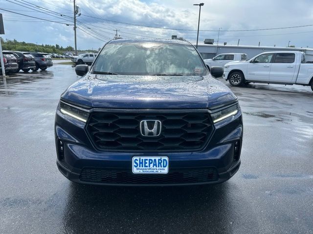 Used 2025 Honda Pilot Sport image 2