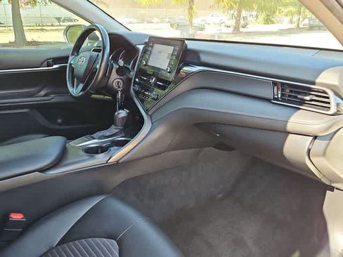 Used 2023 Toyota Camry SE FWD image 19