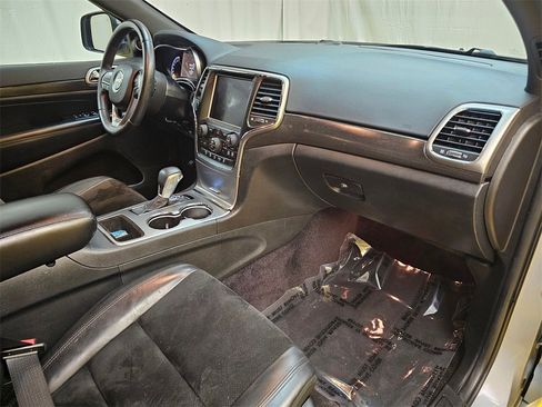 Used 2018 Jeep Grand Cherokee Altitude image 12