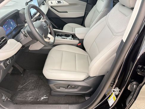 New 2026 Ford Explorer Active image 5