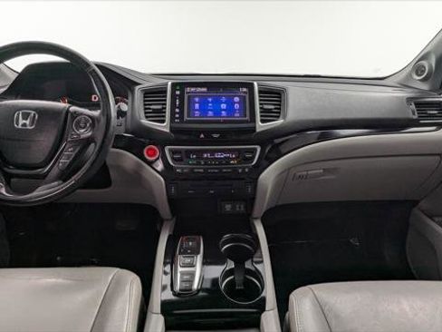 Used 2016 Honda Pilot Touring image 21