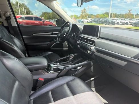 Used 2022 Kia Telluride S FWD image 3